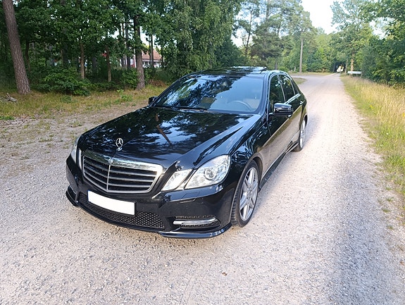 Mercedes-Benz E350 10 of 27