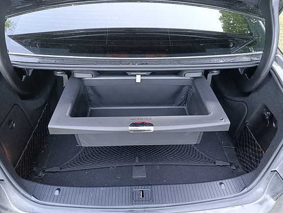 Mercedes-Benz E350 20 of 27