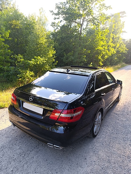 Mercedes-Benz E350 8 of 27