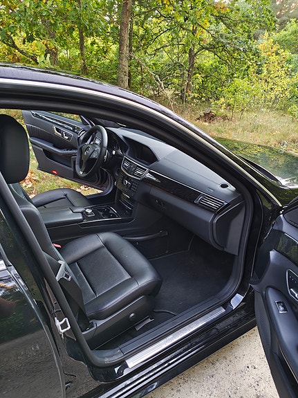 Mercedes-Benz E350 12 of 25