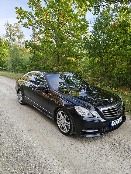 Mercedes-Benz E350 3 of 25