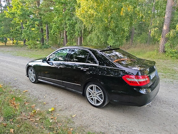 Mercedes-Benz E350 6 of 25