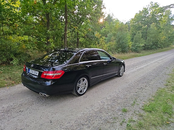 Mercedes-Benz E350 5 of 25