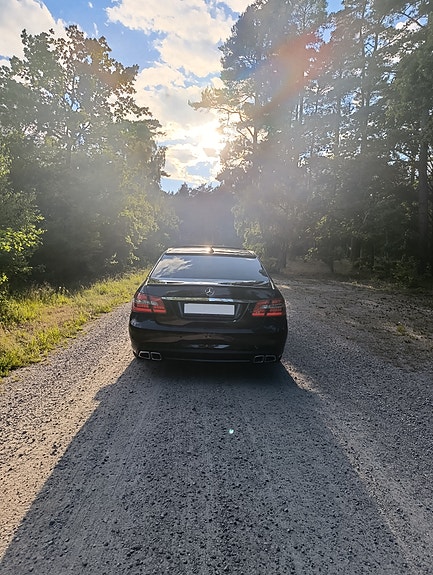Mercedes-Benz E350 9 of 27