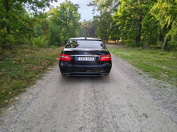 Mercedes-Benz E350 7 of 25
