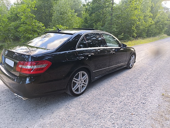 Mercedes-Benz E350 7 of 27