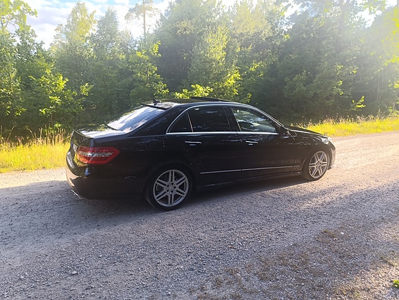 Mercedes-Benz E350 12 of 27