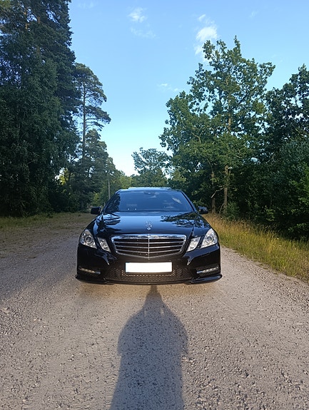 Mercedes-Benz E350 2 of 27