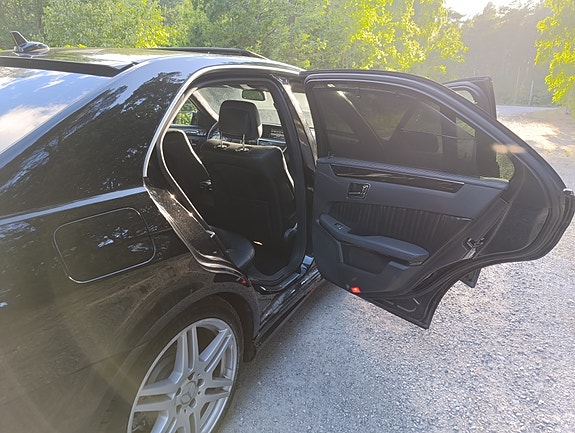 Mercedes-Benz E350 17 of 27