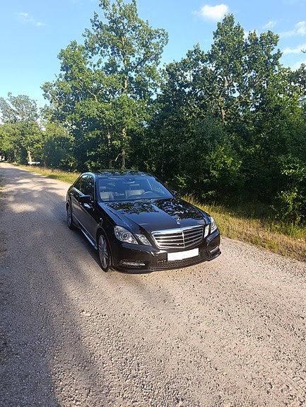 Mercedes-Benz E350 4 of 27