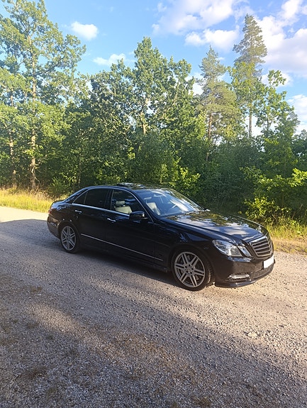 Mercedes-Benz E350 11 of 27