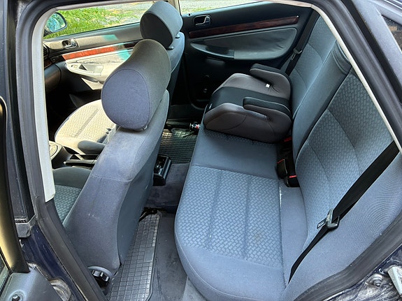 Audi A4 4 of 4
