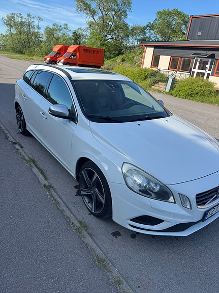 Volvo V60 4 of 5