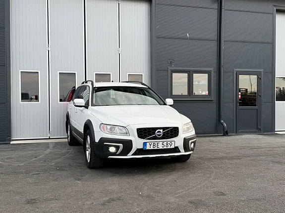 Volvo XC70 2 of 5