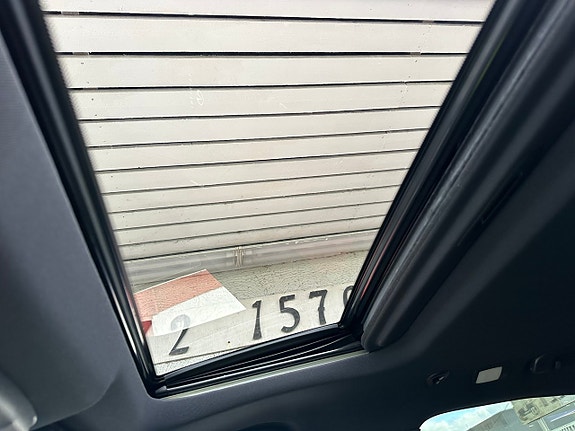 Infiniti QX70 24 of 25