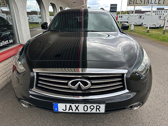 Infiniti QX70 7 of 25