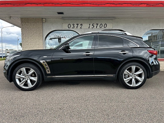 Infiniti QX70 2 of 25