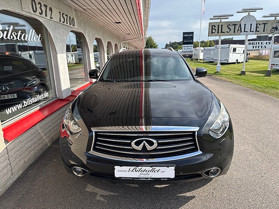 Infiniti QX70 9 of 28