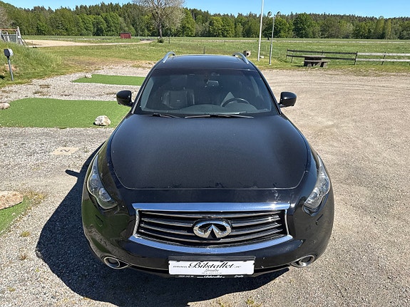 Infiniti QX70 22 of 28