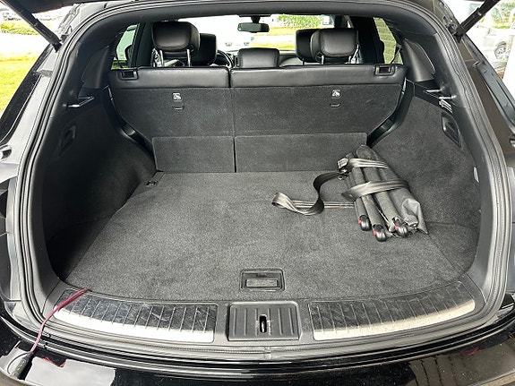 Infiniti QX70 9 of 25