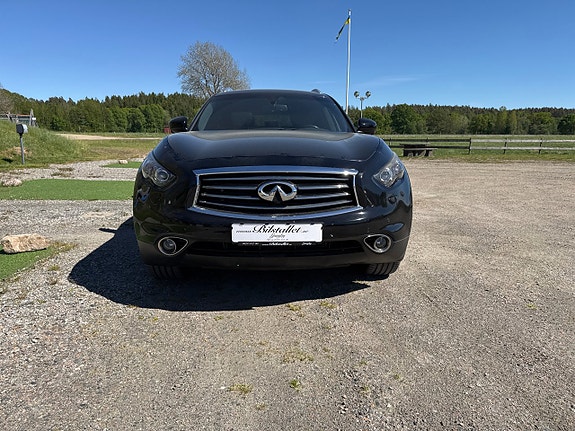 Infiniti QX70 21 of 28