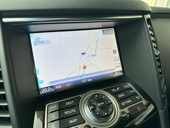 Infiniti QX70 20 of 25