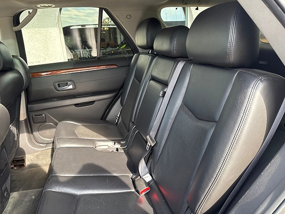 Cadillac SRX 10 of 19