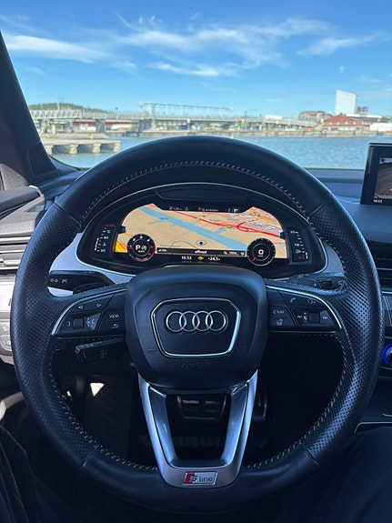 Audi Q7 6 of 17