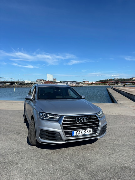 Audi Q7 9 of 17