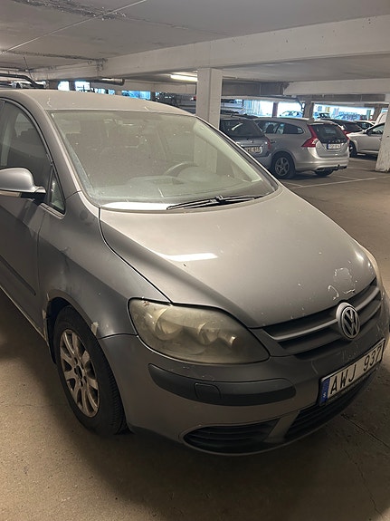 Volkswagen Golf Plus 2 of 15