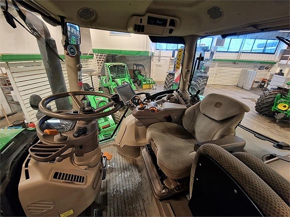 John Deere 6215R 5 of 5