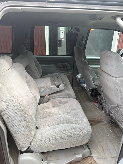 Chevrolet Suburban 8 of 9