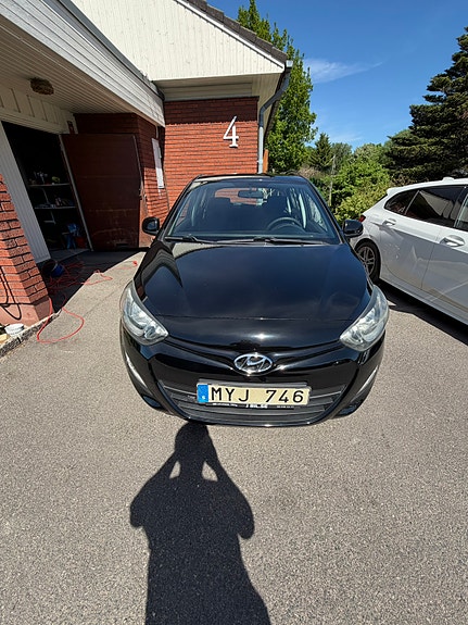 Hyundai i20 2 of 6