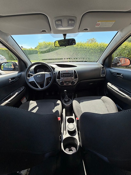 Hyundai i20 4 of 6