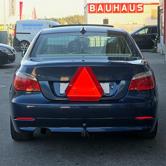 BMW 525i 11 of 16