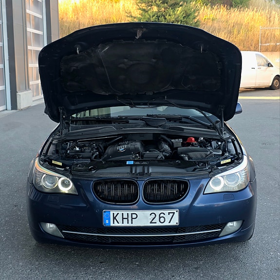 BMW 525i 14 of 16