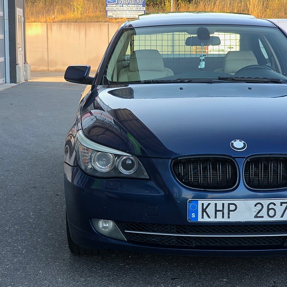 BMW 525i 3 of 16