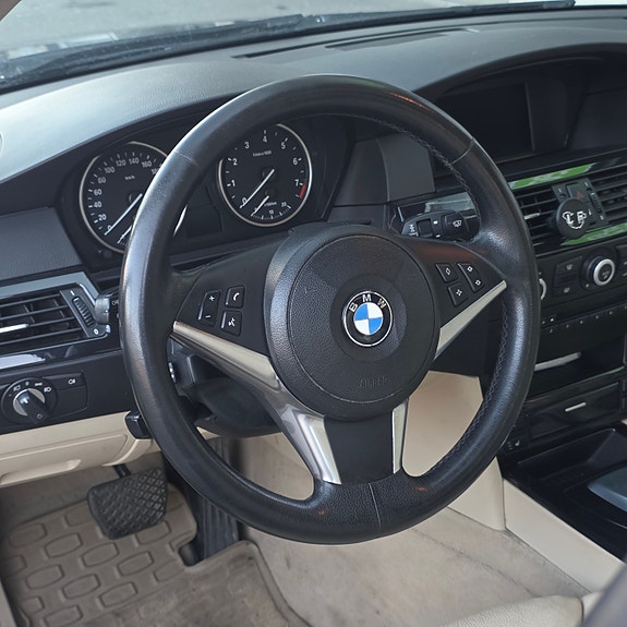 BMW 525i 5 of 16