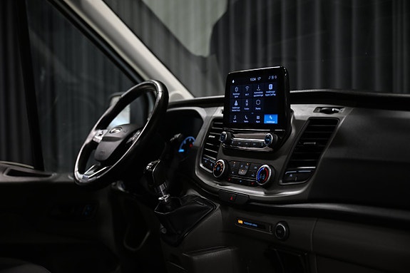 Ford Transit 28 of 30