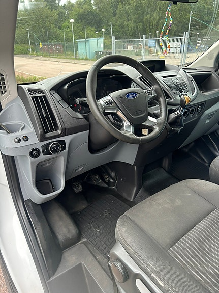 Ford Transit 5 of 5