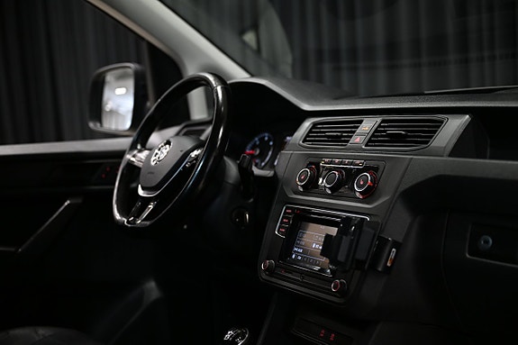 Volkswagen Caddy Maxi 23 of 30
