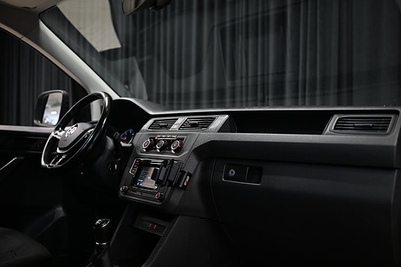 Volkswagen Caddy Maxi 22 of 30