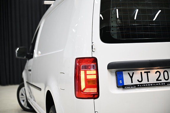 Volkswagen Caddy Maxi 16 of 30