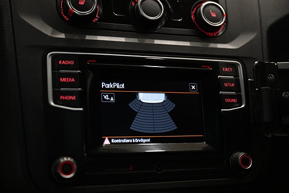 Volkswagen Caddy Maxi 26 of 30