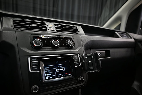 Volkswagen Caddy Maxi 24 of 30