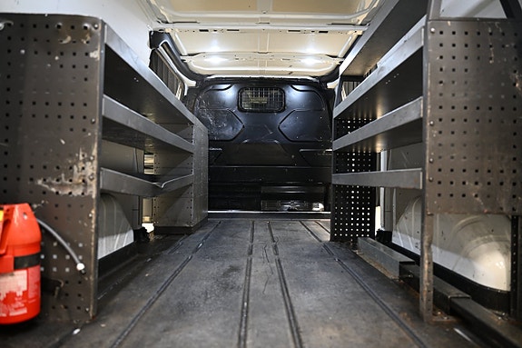 Ford Transit Custom 11 of 30