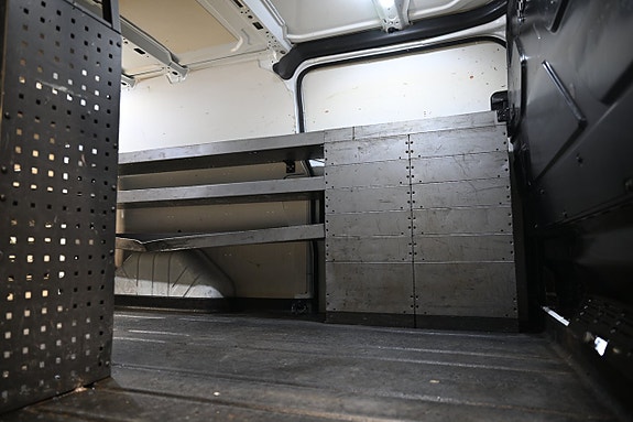 Ford Transit Custom 15 of 30