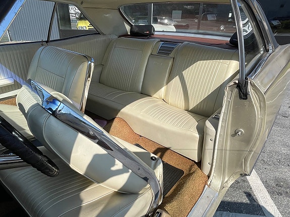 Pontiac Grand Prix 10 of 18