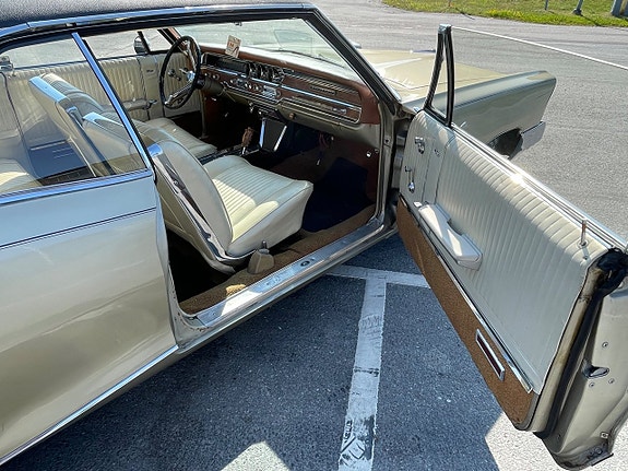 Pontiac Grand Prix 12 of 18