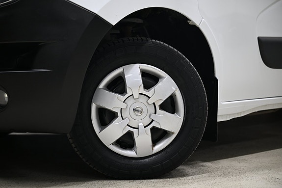 Nissan NV400 3 of 5